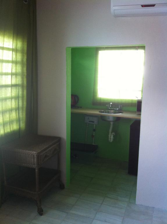 Vicky'S Keys Hostel Upper Prince's Quarter Bilik gambar